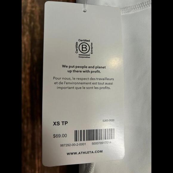 NWT Athleta Ultimate Stash II 7” Shorts XS - Picture 4 of 6